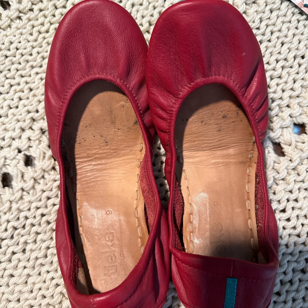 Tieks Women’s Flats in Cardinal Red